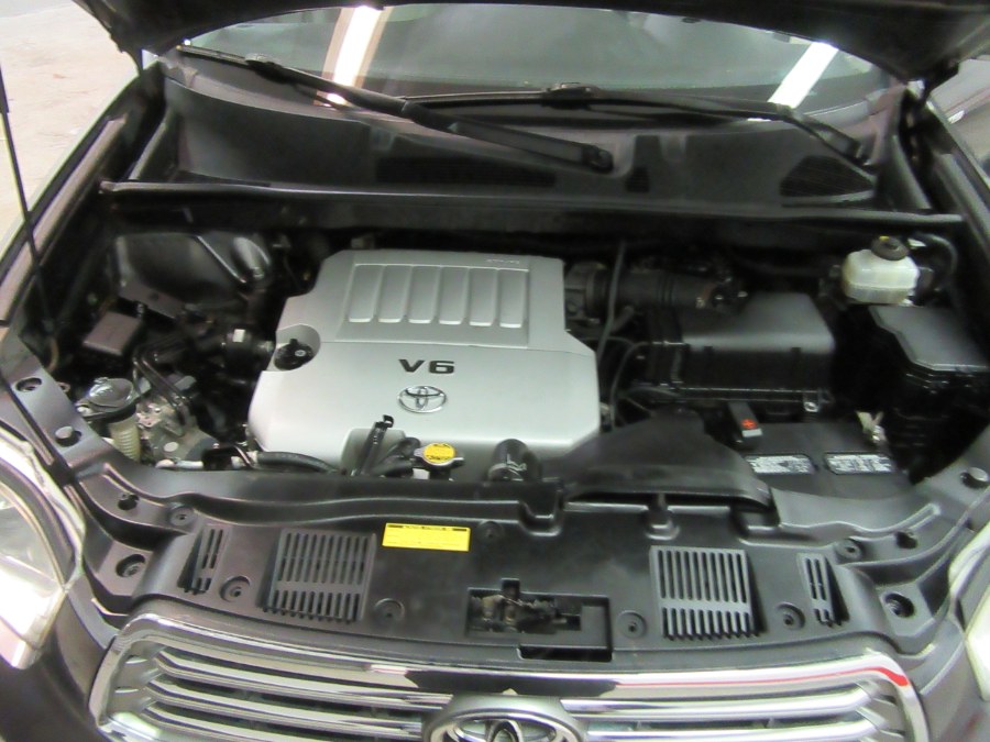 2009 Toyota Highlander 4WD 4dr V6 Limited (Natl), available for sale in Little Ferry, New Jersey | Royalty Auto Sales. Little Ferry, New Jersey 2009 Toyota Highlander 4WD 4dr V6 Limited (Natl), available for sale in Little Ferry, New Jersey | Royalty Auto Sales. Little Ferry, New Jersey