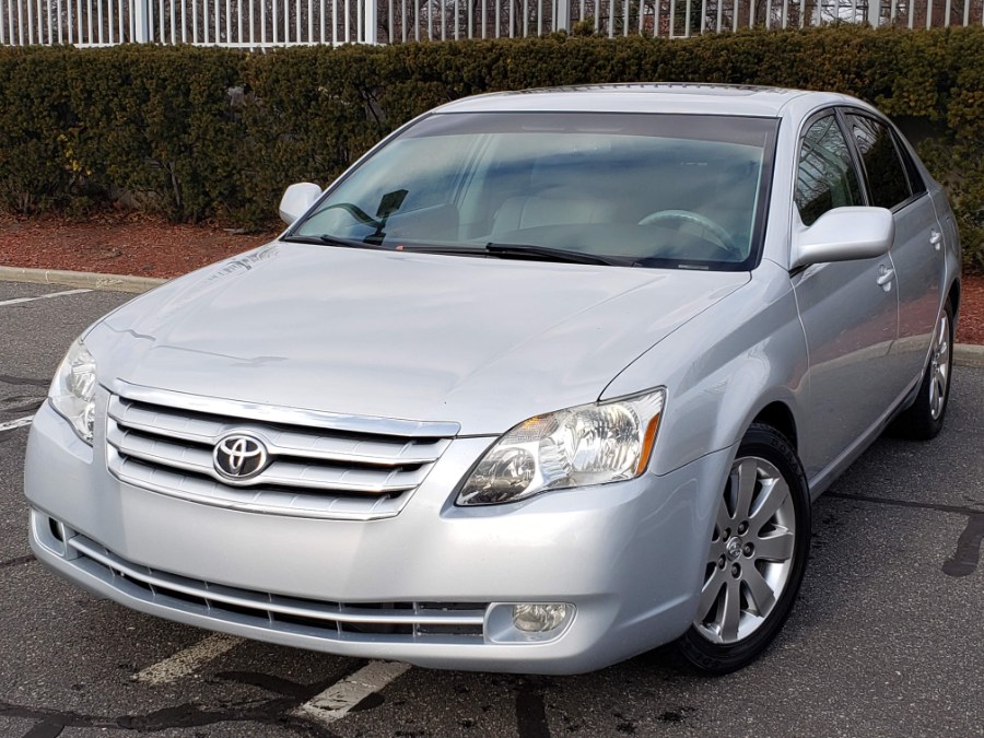 2005 Toyota Avalon XLS w/Leather,Sunroof,HeatedSeats, available for sale in Queens, NY