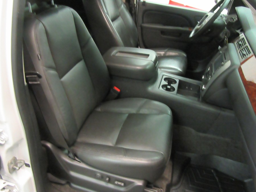 Used GMC Yukon 4WD 4dr 1500 SLT 2013 | Royalty Auto Sales. Little Ferry, New Jersey Used GMC Yukon 4WD 4dr 1500 SLT 2013 | Royalty Auto Sales. Little Ferry, New Jersey