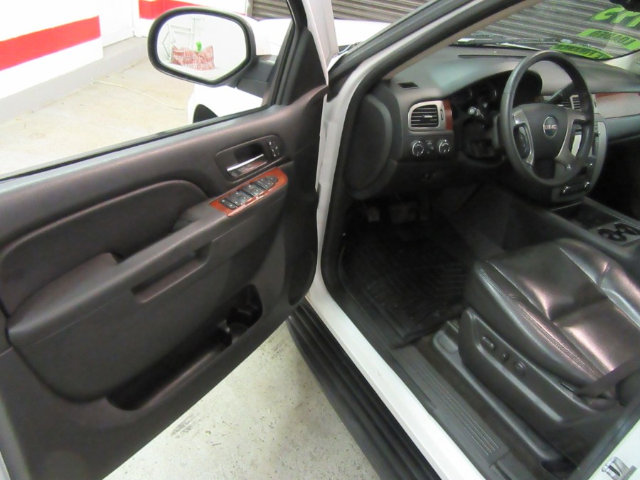 Used GMC Yukon 4WD 4dr 1500 SLT 2013 | Royalty Auto Sales. Little Ferry, New Jersey Used GMC Yukon 4WD 4dr 1500 SLT 2013 | Royalty Auto Sales. Little Ferry, New Jersey
