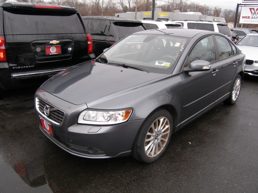 2011 Volvo S40 4dr Sdn, available for sale in Stratford, Connecticut | Wiz Leasing Inc. Stratford, Connecticut