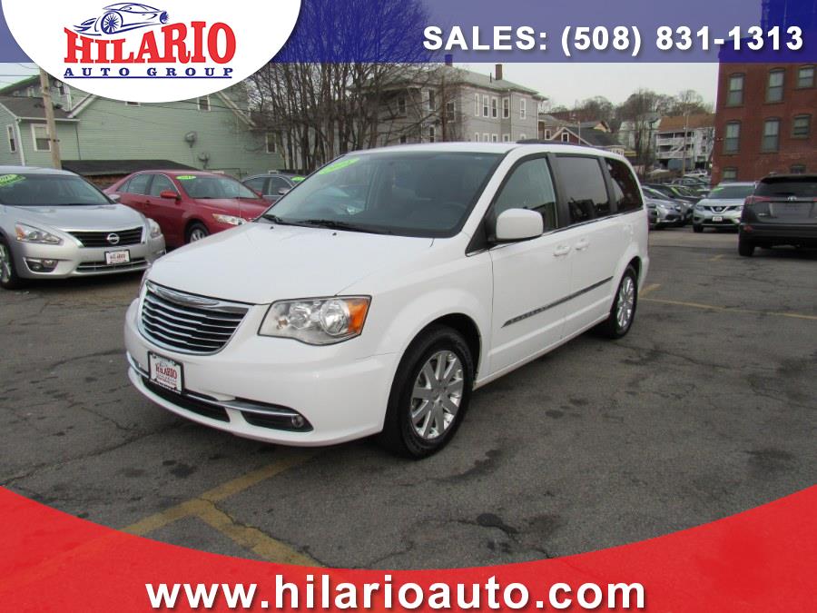 Used Chrysler Town & Country 4dr Wgn Touring 2016 | Hilario's Auto Sales Inc.. Worcester, Massachusetts
