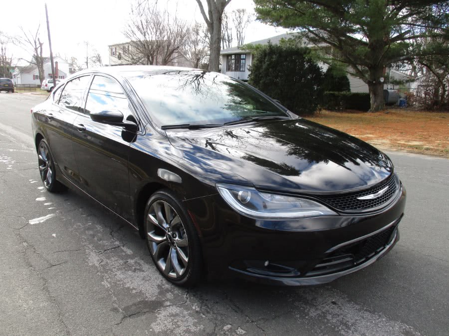 Used Chrysler 200 4dr Sdn S AWD 2015 | New Gen Auto Group. West Babylon, New York