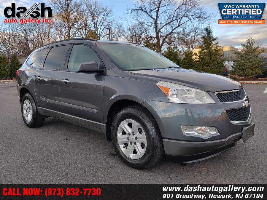 2009 Chevrolet Traverse FWD 4dr LS, available for sale in Newark, New Jersey | Dash Auto Gallery Inc.. Newark, New Jersey