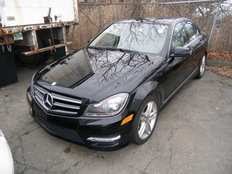 2014 Mercedes-Benz C-Class 4dr Sdn C300 Luxury 4MATIC, available for sale in Stratford, Connecticut | Wiz Leasing Inc. Stratford, Connecticut