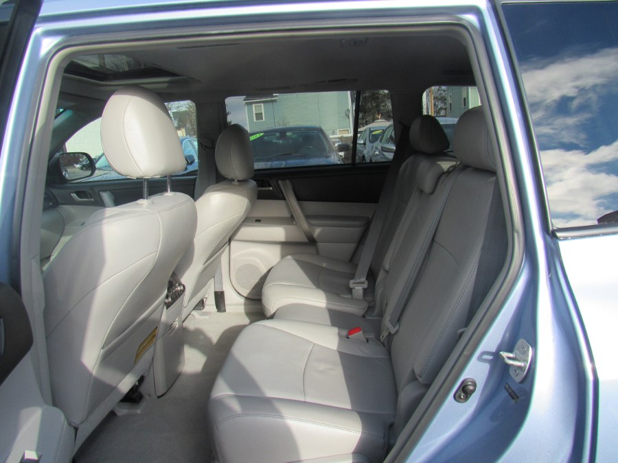 2010 Toyota Highlander 4WD 4dr V6 SE, available for sale in Worcester, Massachusetts | Hilario's Auto Sales Inc.. Worcester, Massachusetts 2010 Toyota Highlander 4WD 4dr V6 SE, available for sale in Worcester, Massachusetts | Hilario's Auto Sales Inc.. Worcester, Massachusetts