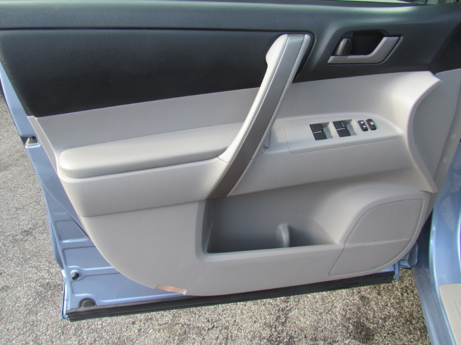 2010 Toyota Highlander 4WD 4dr V6 SE, available for sale in Worcester, Massachusetts | Hilario's Auto Sales Inc.. Worcester, Massachusetts 2010 Toyota Highlander 4WD 4dr V6 SE, available for sale in Worcester, Massachusetts | Hilario's Auto Sales Inc.. Worcester, Massachusetts