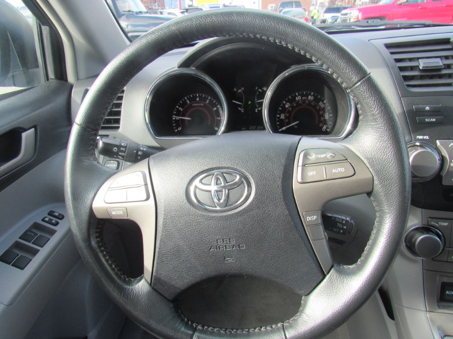 2010 Toyota Highlander 4WD 4dr V6 SE, available for sale in Worcester, Massachusetts | Hilario's Auto Sales Inc.. Worcester, Massachusetts 2010 Toyota Highlander 4WD 4dr V6 SE, available for sale in Worcester, Massachusetts | Hilario's Auto Sales Inc.. Worcester, Massachusetts