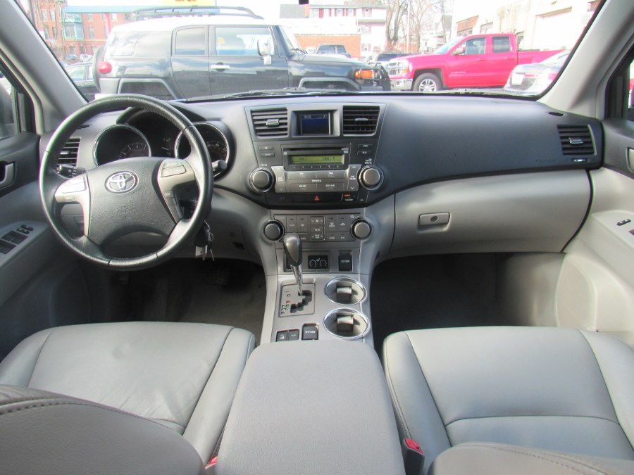 2010 Toyota Highlander 4WD 4dr V6 SE, available for sale in Worcester, Massachusetts | Hilario's Auto Sales Inc.. Worcester, Massachusetts 2010 Toyota Highlander 4WD 4dr V6 SE, available for sale in Worcester, Massachusetts | Hilario's Auto Sales Inc.. Worcester, Massachusetts