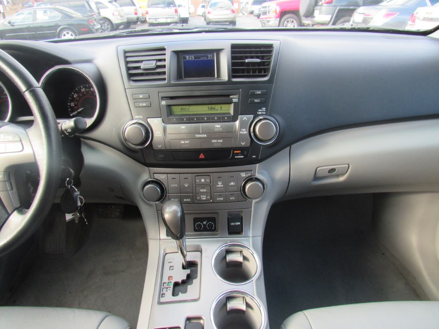 2010 Toyota Highlander 4WD 4dr V6 SE, available for sale in Worcester, Massachusetts | Hilario's Auto Sales Inc.. Worcester, Massachusetts 2010 Toyota Highlander 4WD 4dr V6 SE, available for sale in Worcester, Massachusetts | Hilario's Auto Sales Inc.. Worcester, Massachusetts