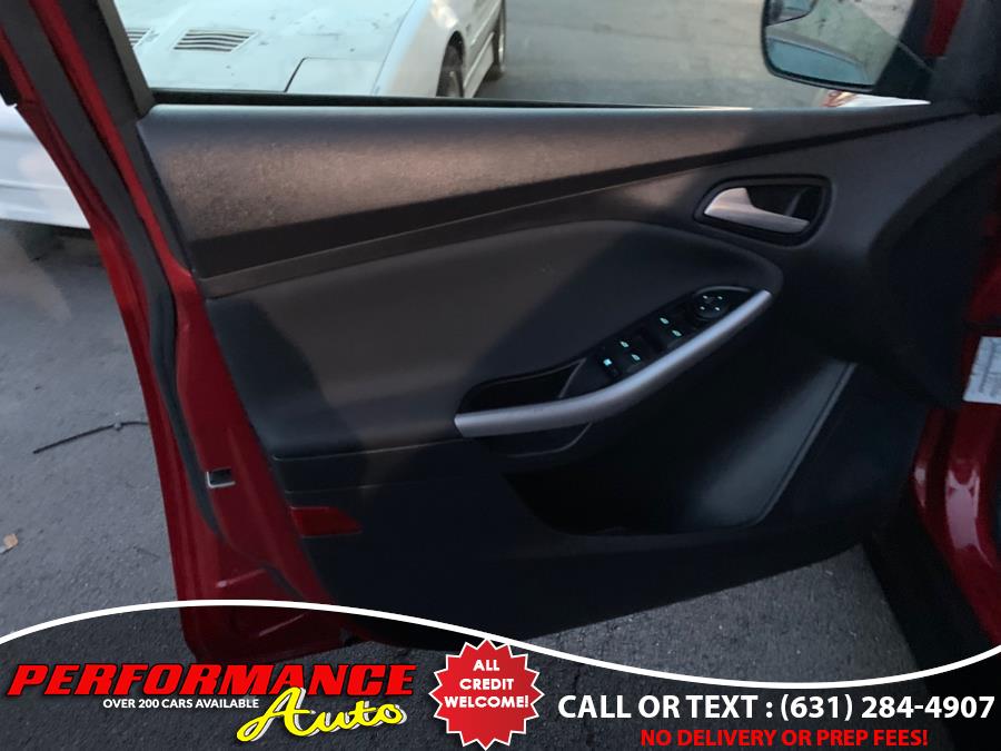2012 Ford Focus 4dr Sdn SE, available for sale in Bohemia, New York | Performance Auto Inc. Bohemia, New York 2012 Ford Focus 4dr Sdn SE, available for sale in Bohemia, New York | Performance Auto Inc. Bohemia, New York