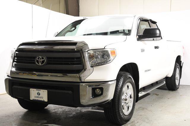 2015 Toyota Tundra SR5 photo