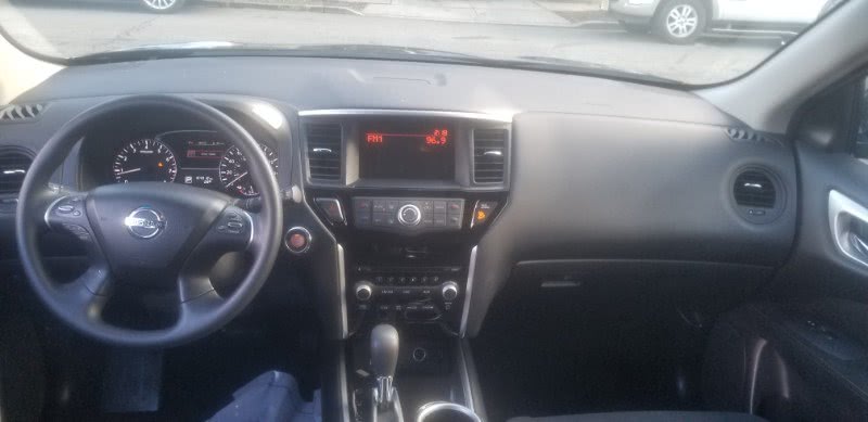 2015 Nissan Pathfinder SV 4WD photo