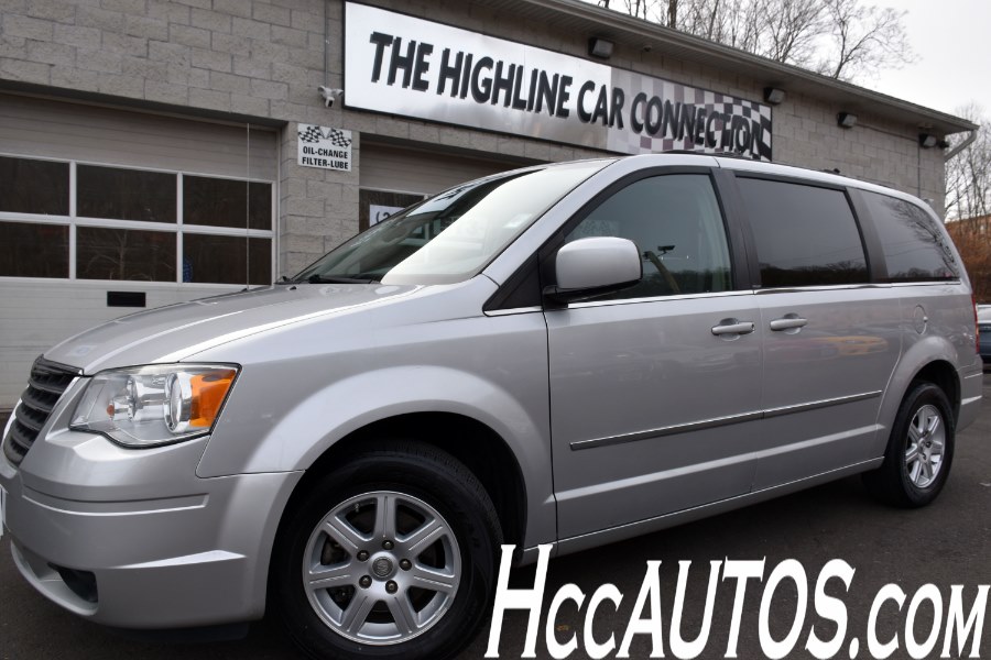 2010 Chrysler Town & Country 4dr Wgn Touring, available for sale in Waterbury, Connecticut | Highline Car Connection. Waterbury, Connecticut