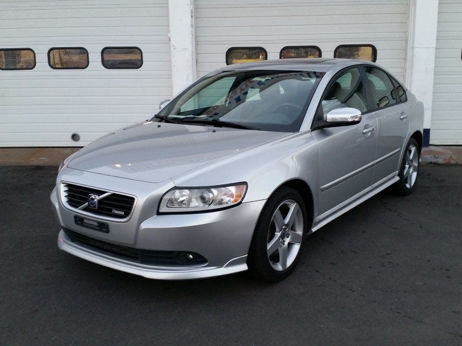 Used Volvo S40 4dr Sdn 2.5T R-Design FWD 2009 | Action Automotive. Berlin, Connecticut