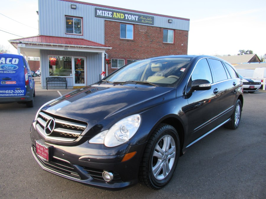 2009 Mercedes-Benz R-Class 4MATIC 4dr 3.5L, available for sale in South Windsor, Connecticut | Mike And Tony Auto Sales, Inc. South Windsor, Connecticut