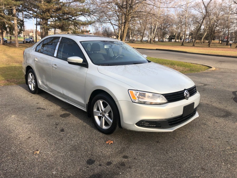 2012 Volkswagen Jetta Sedan 4dr DSG TDI w/Premium, available for sale in Lyndhurst, New Jersey | Cars With Deals. Lyndhurst, New Jersey