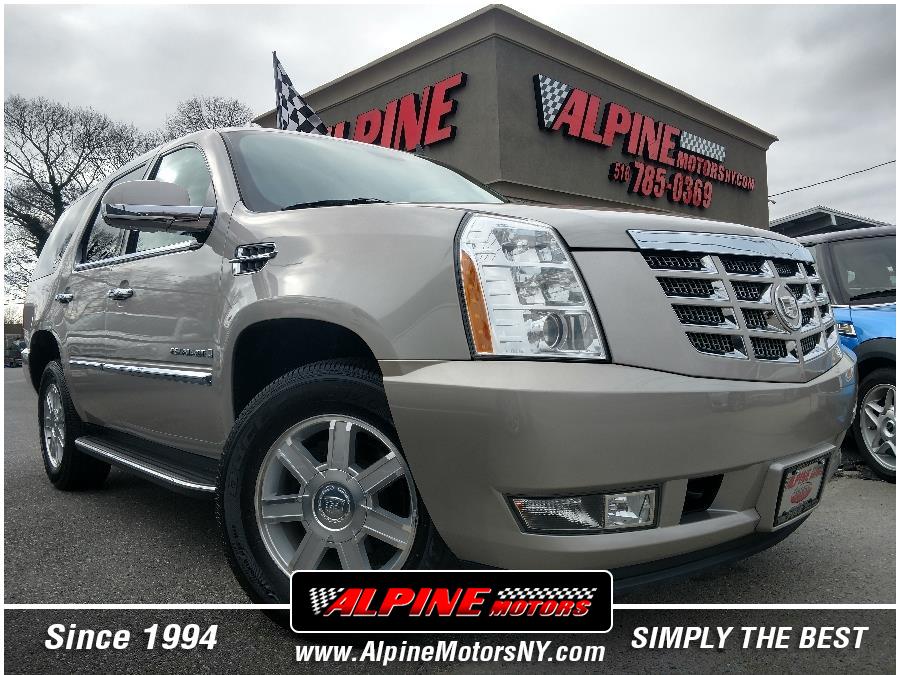 2009 Cadillac Escalade AWD 4dr, available for sale in Wantagh, New York | Alpine Motors Inc. Wantagh, New York