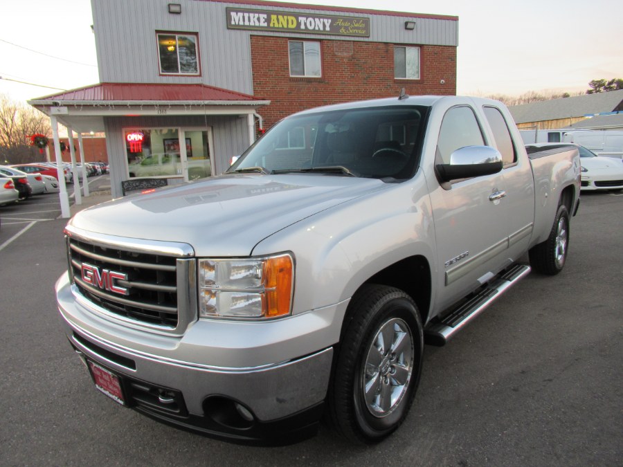 2011 GMC Sierra 1500 4WD Ext Cab 143.5" SLE, available for sale in South Windsor, Connecticut | Mike And Tony Auto Sales, Inc. South Windsor, Connecticut