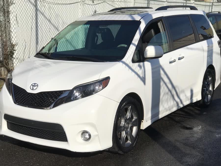 2014 Toyota Sienna 5dr 8-Pass Van V6 SE FWD (Natl), available for sale in Jamaica, New York | Sunrise Autoland. Jamaica, New York