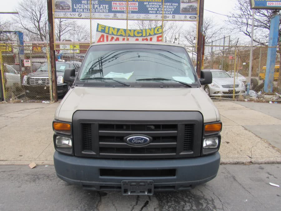 Used Ford Econoline Wagon E-350 Super Duty XLT 2012 | Deals on Wheels International Auto. BROOKLYN, New York