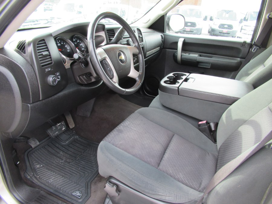 2009 Chevrolet Silverado 1500 4WD Crew Cab 143.5" LT, available for sale in South Windsor, Connecticut | Mike And Tony Auto Sales, Inc. South Windsor, Connecticut 2009 Chevrolet Silverado 1500 4WD Crew Cab 143.5" LT, available for sale in South Windsor, Connecticut | Mike And Tony Auto Sales, Inc. South Windsor, Connecticut