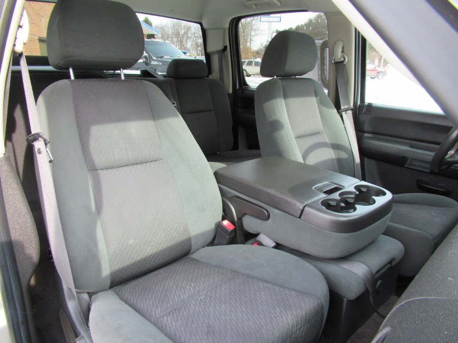 2009 Chevrolet Silverado 1500 4WD Crew Cab 143.5" LT, available for sale in South Windsor, Connecticut | Mike And Tony Auto Sales, Inc. South Windsor, Connecticut 2009 Chevrolet Silverado 1500 4WD Crew Cab 143.5" LT, available for sale in South Windsor, Connecticut | Mike And Tony Auto Sales, Inc. South Windsor, Connecticut
