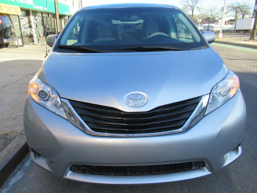 2013 Toyota Sienna 5dr 8-Pass Van V6 LE FWD (Natl), available for sale in Woodside, New York | Pepmore Auto Sales Inc.. Woodside, New York