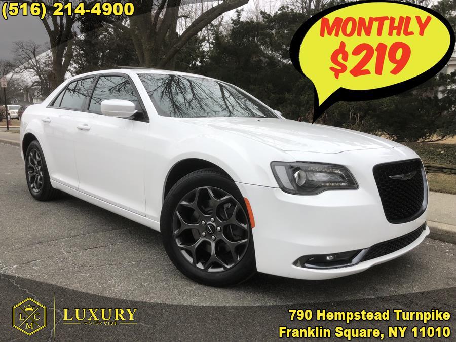 Used Chrysler 300 4dr Sdn 300S AWD 2015 | Luxury Motor Club. Franklin Square, New York