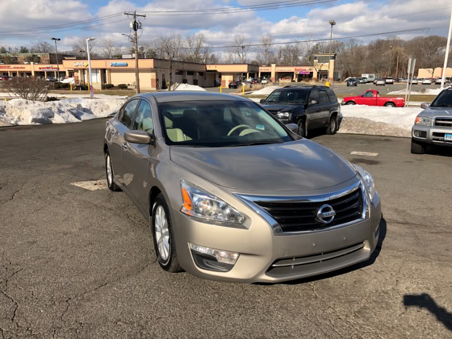 2014 Nissan Altima 4dr Sdn I4 2.5 S, available for sale in Hartford , Connecticut | Ledyard Auto Sale LLC. Hartford , Connecticut