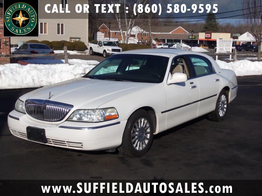 2003 Lincoln Town Car 4dr Sdn Executive, available for sale in Suffield, Connecticut | Suffield Auto LLC. Suffield, Connecticut