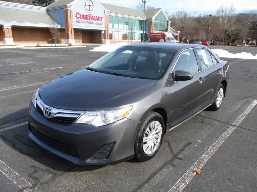 2013 Toyota Camry 4dr Sdn I4 Auto XLE (Natl), available for sale in New Britain, Connecticut | Universal Motors LLC. New Britain, Connecticut