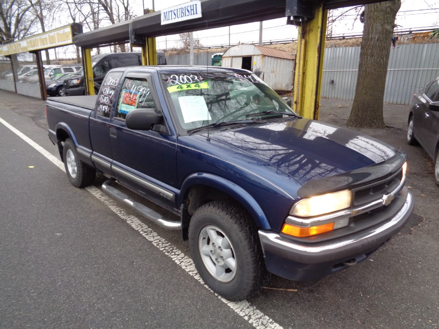 2003 Chevrolet S-10 Ext Cab 123" WB 4WD, available for sale in Rosedale, New York | Sunrise Auto Sales. Rosedale, New York
