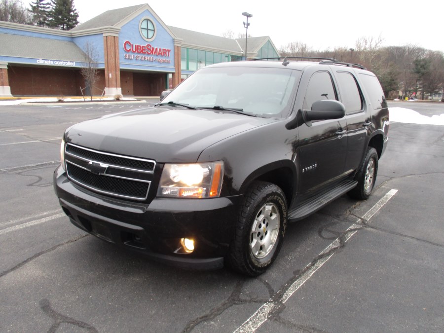 2009 Chevrolet Tahoe 4WD 4dr 1500 LT - Clean Carfax, available for sale in New Britain, Connecticut | Universal Motors LLC. New Britain, Connecticut