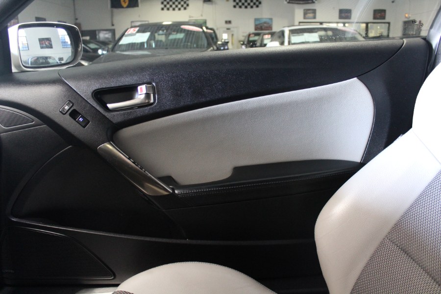 2013 Hyundai Genesis Coupe 2dr I4 2.0T Auto Premium R-Spec, available for sale in Deer Park, New York | Car Tec Enterprise Leasing & Sales LLC. Deer Park, New York 2013 Hyundai Genesis Coupe 2dr I4 2.0T Auto Premium R-Spec, available for sale in Deer Park, New York | Car Tec Enterprise Leasing & Sales LLC. Deer Park, New York