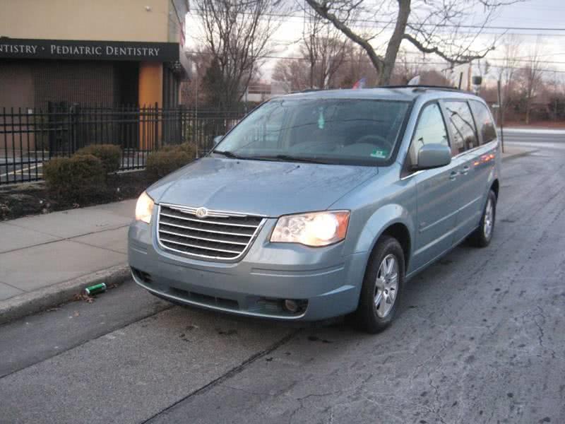 2008 Chrysler Town And Country Touring 4dr Mini Van, available for sale in Massapequa, New York | Rite Choice Auto Inc.. Massapequa, New York