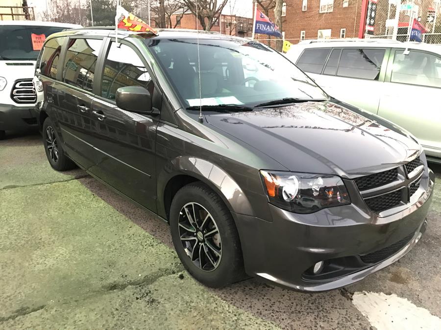 2017 Dodge Grand Caravan GT Wagon Retail *Ltd Avail*, available for sale in Corona, New York | Raymonds Cars Inc. Corona, New York 2017 Dodge Grand Caravan GT Wagon Retail *Ltd Avail*, available for sale in Corona, New York | Raymonds Cars Inc. Corona, New York