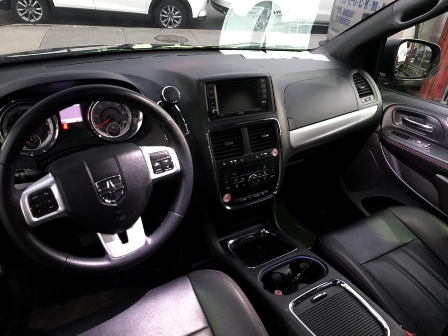 2017 Dodge Grand Caravan GT Wagon Retail *Ltd Avail*, available for sale in Corona, New York | Raymonds Cars Inc. Corona, New York 2017 Dodge Grand Caravan GT Wagon Retail *Ltd Avail*, available for sale in Corona, New York | Raymonds Cars Inc. Corona, New York