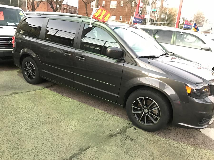 2017 Dodge Grand Caravan GT Wagon Retail *Ltd Avail*, available for sale in Corona, New York | Raymonds Cars Inc. Corona, New York 2017 Dodge Grand Caravan GT Wagon Retail *Ltd Avail*, available for sale in Corona, New York | Raymonds Cars Inc. Corona, New York