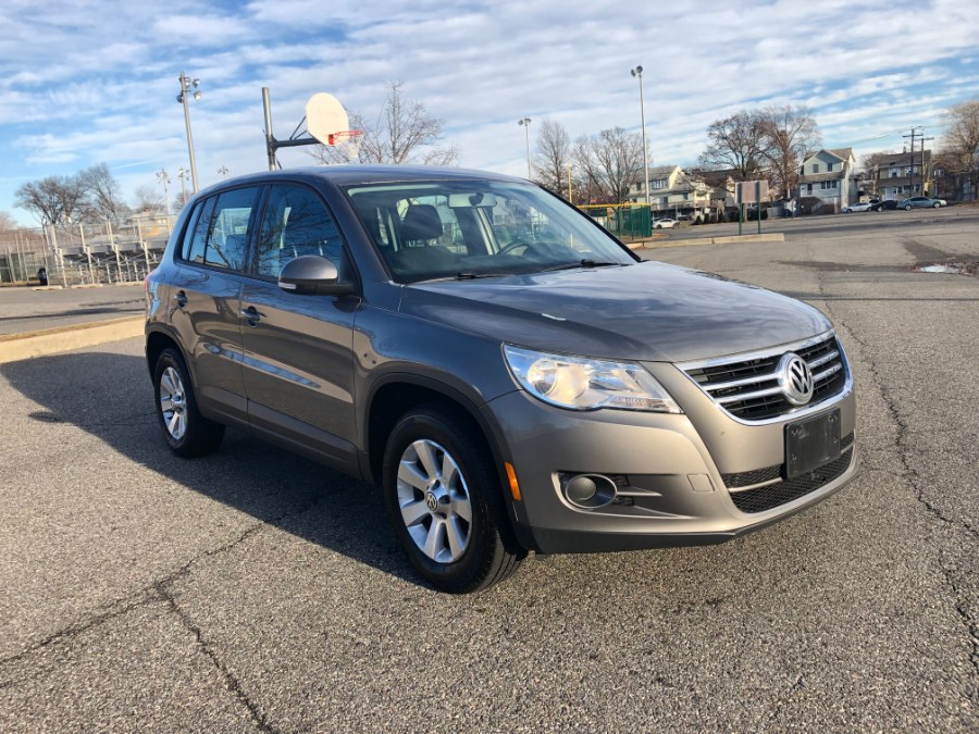 2010 Volkswagen Tiguan AWD 4dr SE, available for sale in Lyndhurst, New Jersey | Cars With Deals. Lyndhurst, New Jersey