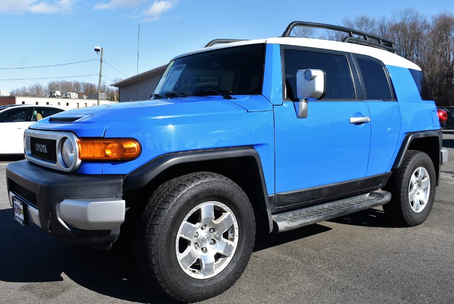 2007 Toyota FJ Cruiser 4WD 4dr Manual (Natl), available for sale in Berlin, Connecticut | Tru Auto Mall. Berlin, Connecticut