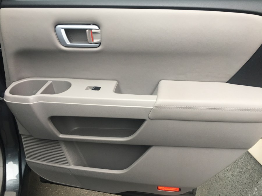2013 Honda Pilot 4WD 4dr EX-L w/RES, available for sale in Bristol, Connecticut | Bristol Auto Center LLC. Bristol, Connecticut 2013 Honda Pilot 4WD 4dr EX-L w/RES, available for sale in Bristol, Connecticut | Bristol Auto Center LLC. Bristol, Connecticut