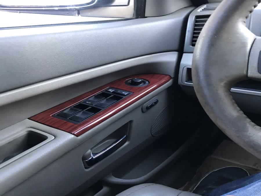 Used Jeep Grand Cherokee 4dr Limited 4WD 2005 | CarMart Auto Services. Farmingdale, New York Used Jeep Grand Cherokee 4dr Limited 4WD 2005 | CarMart Auto Services. Farmingdale, New York