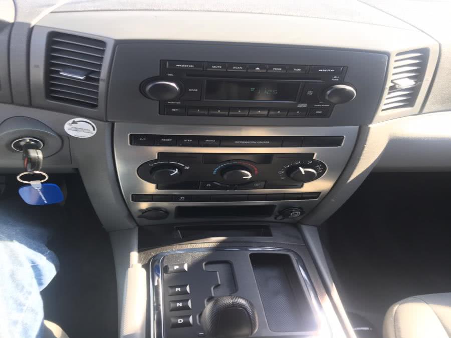 Used Jeep Grand Cherokee 4dr Laredo 4WD 2005 | CarMart Auto Services. Farmingdale, New York Used Jeep Grand Cherokee 4dr Laredo 4WD 2005 | CarMart Auto Services. Farmingdale, New York