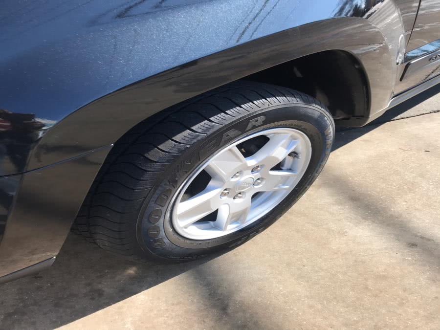 Used Jeep Grand Cherokee 4dr Laredo 4WD 2005 | CarMart Auto Services. Farmingdale, New York Used Jeep Grand Cherokee 4dr Laredo 4WD 2005 | CarMart Auto Services. Farmingdale, New York