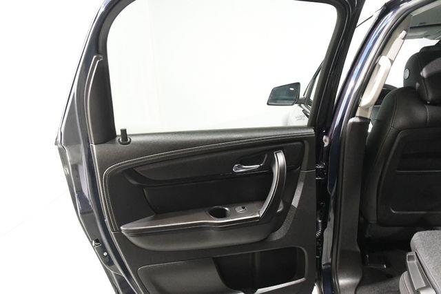 2015 GMC Acadia SLE photo