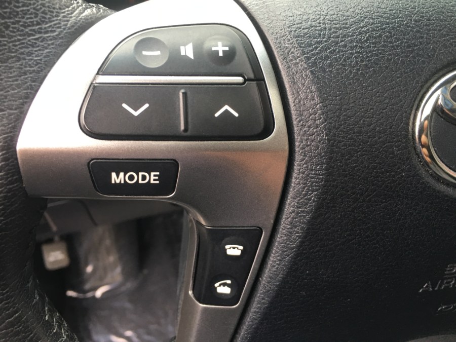 2013 Toyota Highlander 4WD 4dr V6 SE (Natl), available for sale in Bristol, Connecticut | Bristol Auto Center LLC. Bristol, Connecticut 2013 Toyota Highlander 4WD 4dr V6 SE (Natl), available for sale in Bristol, Connecticut | Bristol Auto Center LLC. Bristol, Connecticut