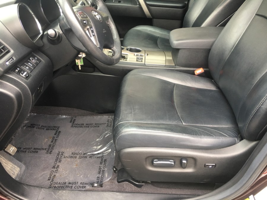 2013 Toyota Highlander 4WD 4dr V6 SE (Natl), available for sale in Bristol, Connecticut | Bristol Auto Center LLC. Bristol, Connecticut 2013 Toyota Highlander 4WD 4dr V6 SE (Natl), available for sale in Bristol, Connecticut | Bristol Auto Center LLC. Bristol, Connecticut