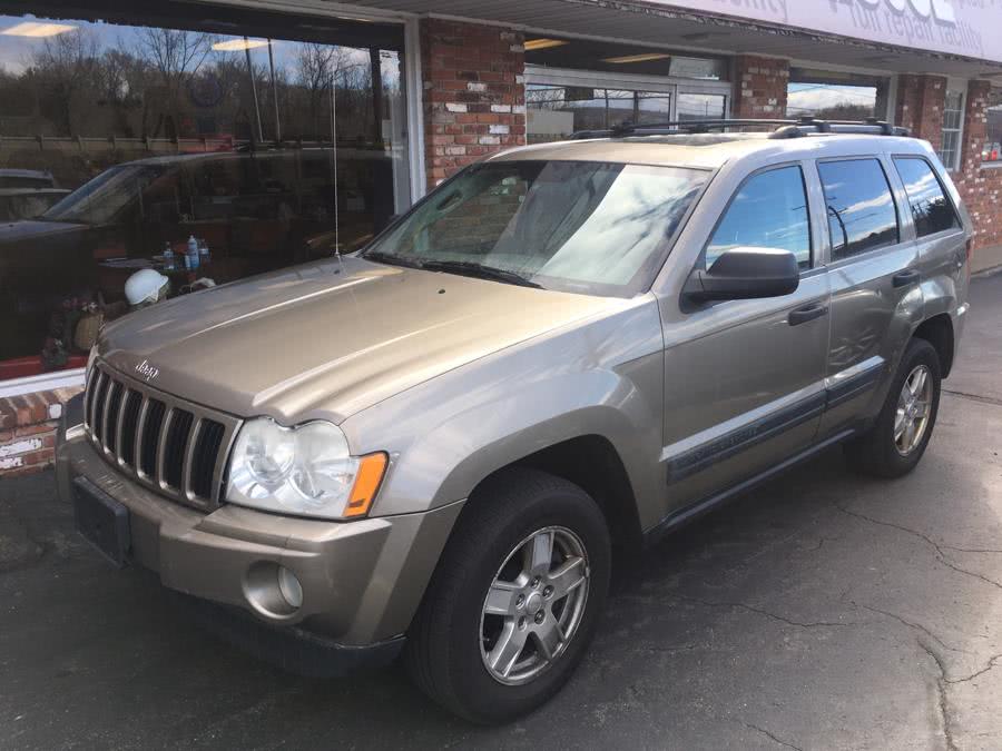 2005 Jeep Grand Cherokee 4dr Laredo 4WD, available for sale in Naugatuck, Connecticut | Riverside Motorcars, LLC. Naugatuck, Connecticut