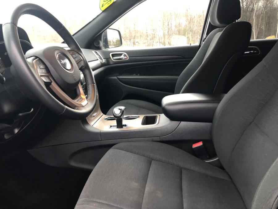 2015 Jeep Grand Cherokee 4WD 4dr Laredo, available for sale in Agawam, Massachusetts | Malkoon Motors. Agawam, Massachusetts 2015 Jeep Grand Cherokee 4WD 4dr Laredo, available for sale in Agawam, Massachusetts | Malkoon Motors. Agawam, Massachusetts